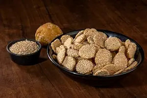 Malvas Gud Revdi Gajak, 450 Gm, Sweet and Crunchy Gud Ki Rewari, Sesame and Jaggery Khasta Gajak